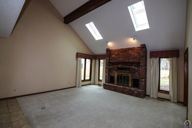 7522 SW Robinhood Ct, Topeka, KS 66614 - photo 7
