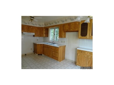 NIce large eat-in kitchen