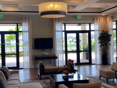 CLUB HOUSE