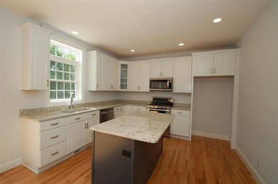 3 Harvest Ct unit 2, MerriMacK, NH 03054 - photo 3