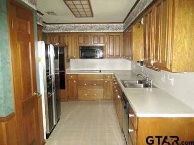 3824 3824 Post Oak Rd, Tyler, TX 75701 - photo 5