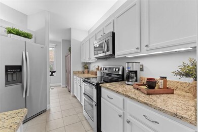Updated kitchen w/granite counters, Stainless appl