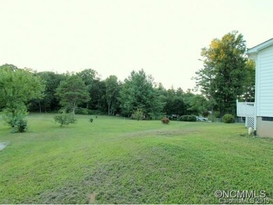 281 Bolton Ct, Hendersonville, NC 28792 - photo 3