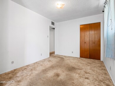 2834 E Michael Dr-8
