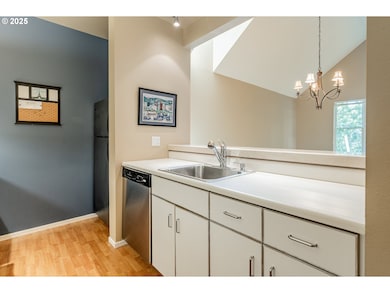 205 S Montgomery St unit 401, Portland, OR 97201 - photo 7