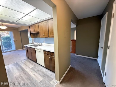 16870 Edloytom Way unit 144, Clinton Township, MI 48038 - photo 6