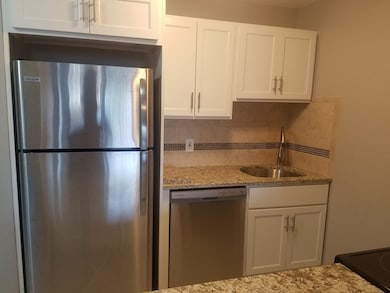 450 Somerset Ave unit 704, Taunton, MA 02780 - photo 3