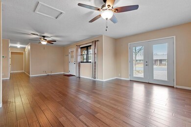 703 Kristofer St, Fredericksburg, TX 78624 - photo 6