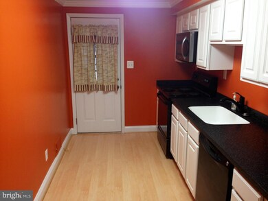 965 Circle Dr, Halethorpe, MD 21227 - photo 7