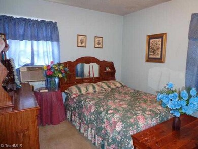 1546 Cliffwood Dr, Asheboro, NC 27205 - photo 6