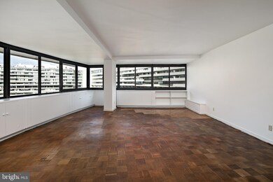Watergate East Residences unit 916-S, Washington, DC 20037 - photo 2