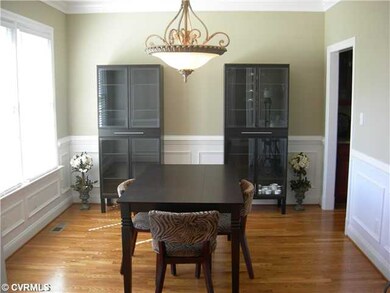 Dining Room - Butlers Pantry to right