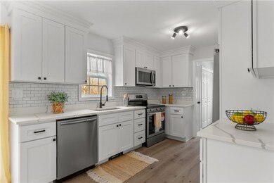 678 Bulgarmarsh Rd, Tiverton, RI 02878 - photo 3