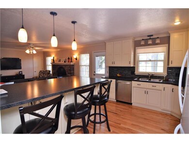 705 NW 12th St, Blue Springs, MO 64015 - photo 3