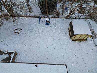 29713 Mackenzie Cir W, Warren, MI 48092 - photo 4