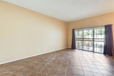 10542 W Ocotillo Dr, Sun City, AZ 85373 - photo 2