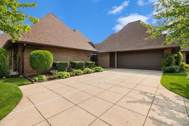 9095 S Saginaw Rd unit 10, Grand Blanc, MI 48439 - photo 2