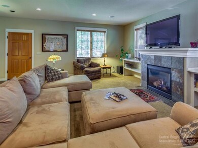 318 SW Mckinley Ave, Bend, OR 97702 - photo 5