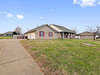 2677 Briarcliff Dr, Newburgh, IN 47630 - photo 2