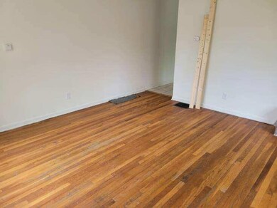 458 S Napoleon Ave, Columbus, OH 43213 - photo 2