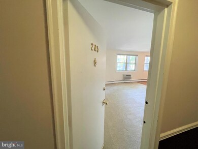 383 Lakeside Rd unit 205, Ardmore, PA 19003 - photo 2
