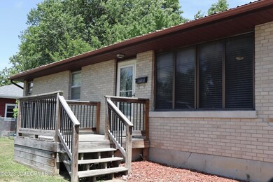 1012 Chippewa front porch