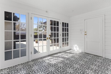 Amazing flex space --french doors on both sides/totaly A/c and heated. Roral elegance - can be office, reading room