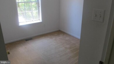 8269 Londonderry Ct, Laurel, MD 20707 - photo 6