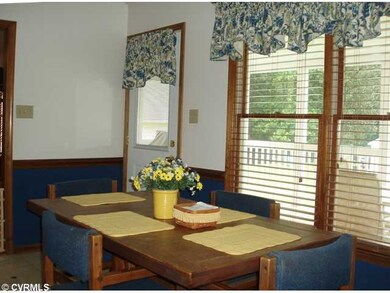 Kitchen - Kitchen Eating Area