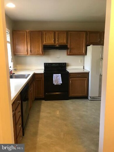 105 Barrington Ct, Palmyra, PA 17078 - photo 4