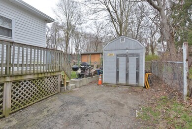 17 Walnut St, West Warwick, RI 02893 - photo 3