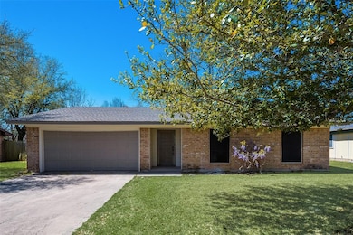 1105 Kent Dr, Gainesville, TX 76240 - photo 4