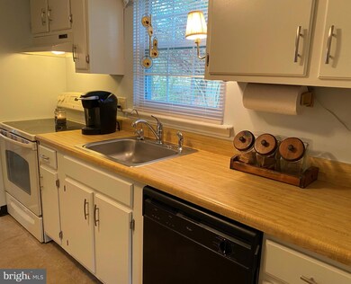 3219 Opal Ct, Wilmington, DE 19810 - photo 5