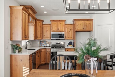 563 N 2700 W, Clearfield, UT 84015 - photo 4