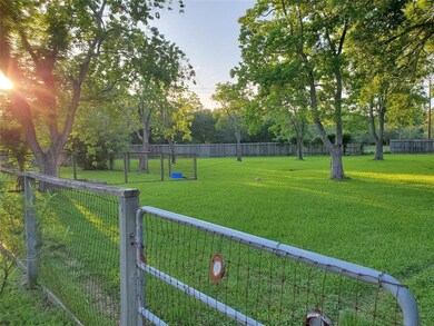 2626 W Dumble St, Alvin, TX 77511 - photo 7