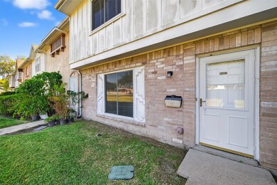 8462 Leawood Blvd unit 8462, Houston, TX 77072 - photo 4