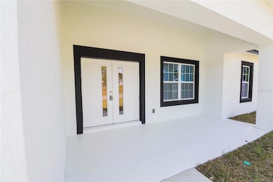 Entry/Front Porch