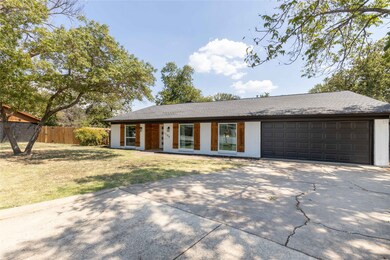 1104 Shady Oak Ct, Bedford, TX 76021 - photo 2