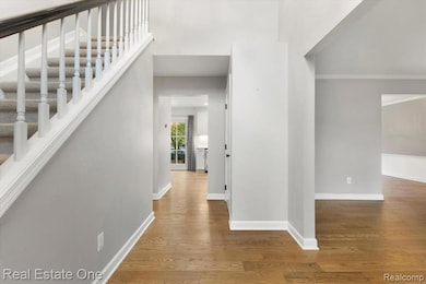 1568 Grandview Dr, Rochester Hills, MI 48306 - photo 6