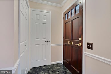 1312 Chetworth Ct, Alexandria, VA 22314 - photo 3