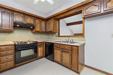 6225 Mullen Rd, Shawnee, KS 66216 - photo 5