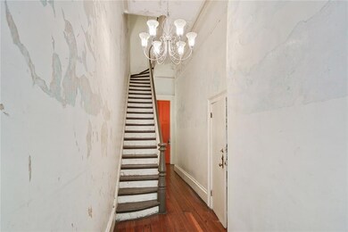 17 foot ceilings offer a dramatic entrance.