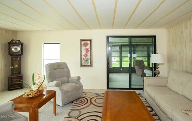 5 703--Silverthorn--Ct - Living Room - V