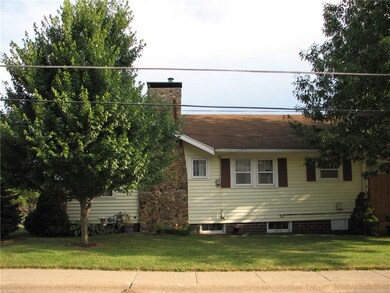 503 E 2nd St S, Newton, IA 50208 - photo 3