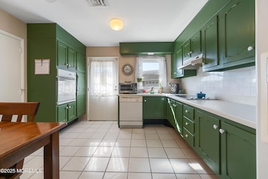 677 New Castle Ct unit B, Lakewood, NJ 08701 - photo 5