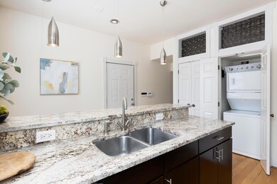 318 Berger Aly, Columbus, OH 43206 - photo 6