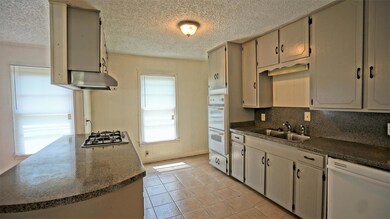 505 Harmon Rd, Hurst, TX 76053 - photo 4