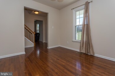 10723 Cobblestone Dr, Spotsylvania, VA 22553 - photo 3