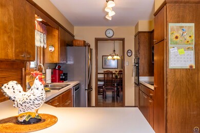 2869 SW Jewell Ave, Topeka, KS 66611 - photo 4