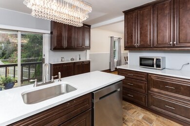 8 Stanton St, Saugus, MA 01906 - photo 5